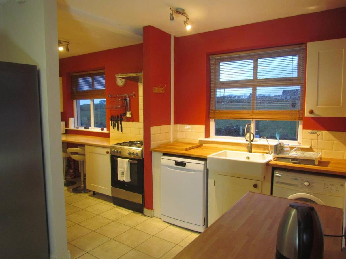 Half Door Cottage Doolin Exterior photo